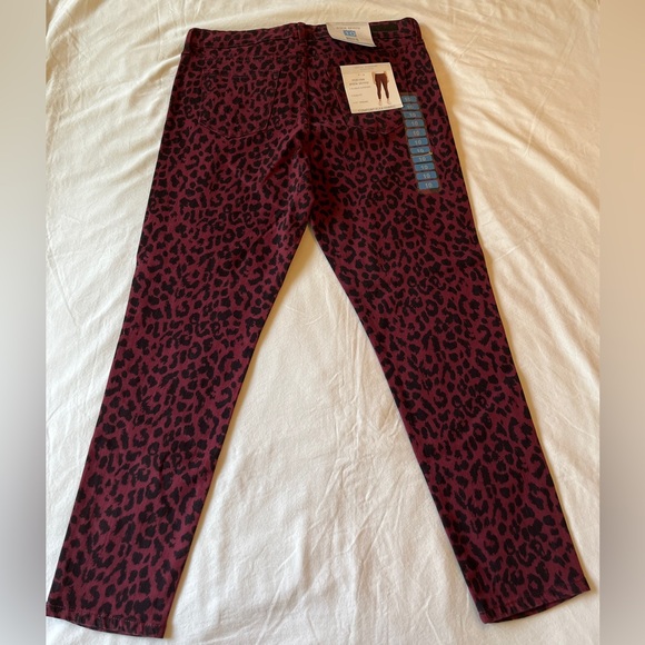 Social Standard by Sanctuary Ankle Skinny “Cheetah” Jeans Size 10 Deep Red NWT - Picture 4 of 10